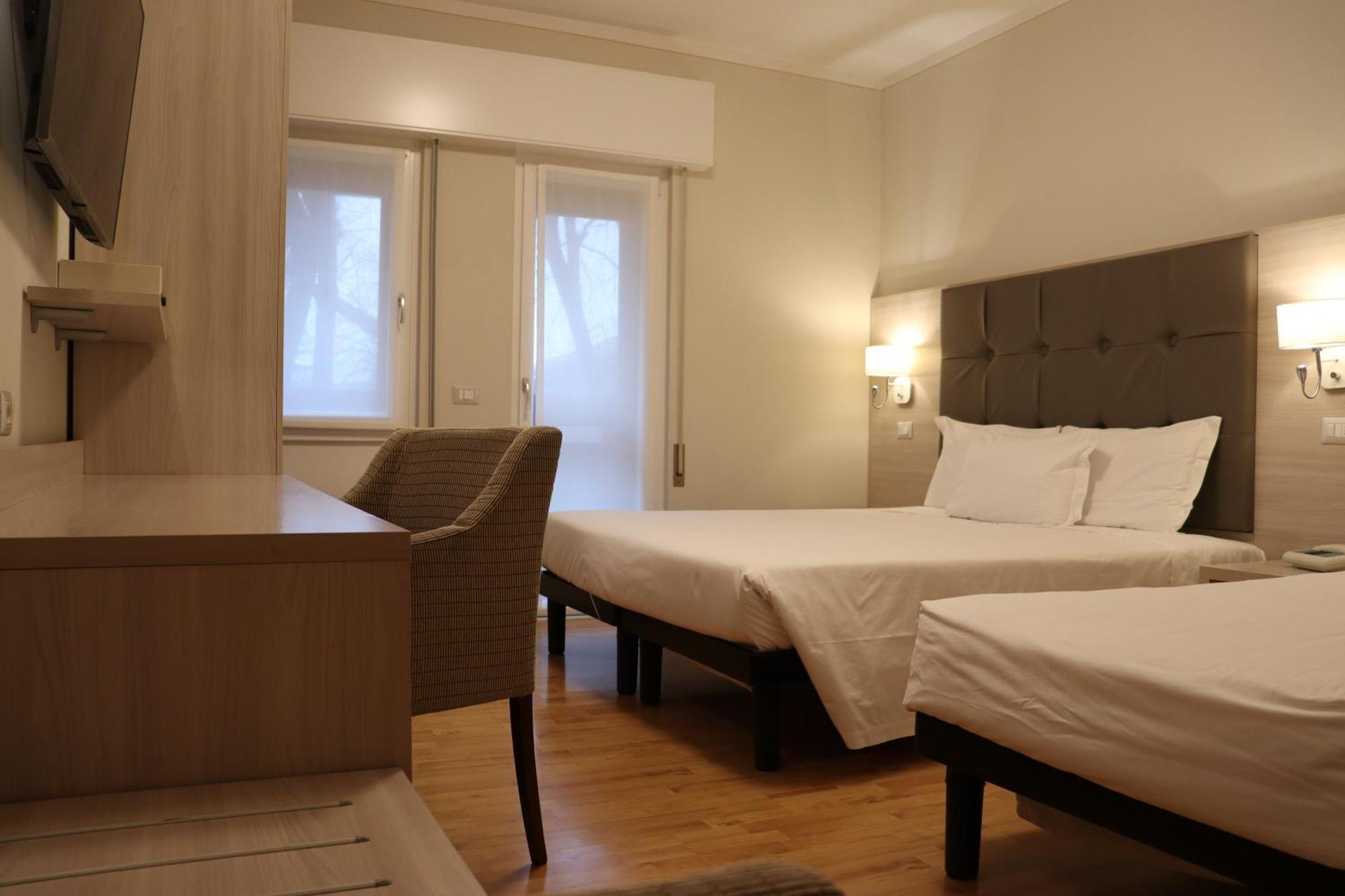 פורדנונה Hotel Montereale מראה חיצוני תמונה