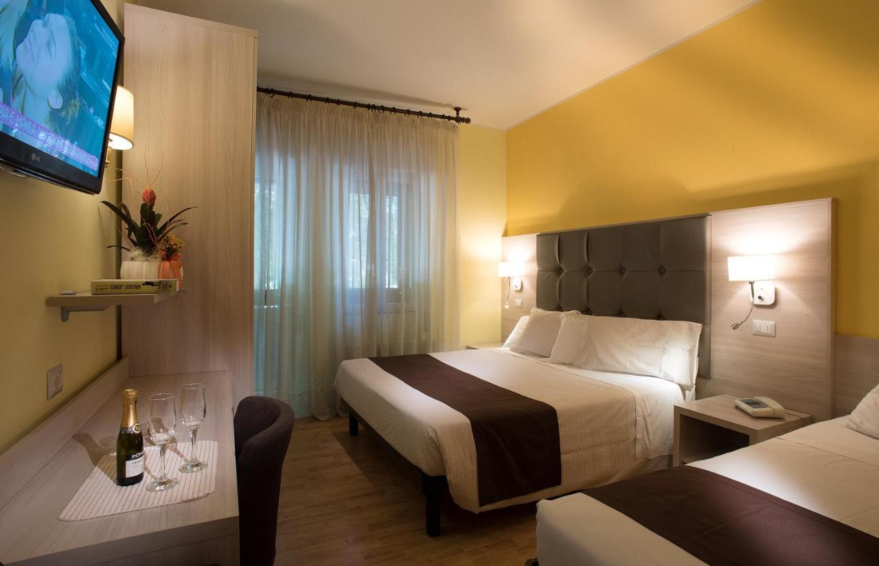 פורדנונה Hotel Montereale מראה חיצוני תמונה